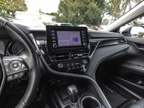 Used 2024 Toyota Camry SE FWD image 17