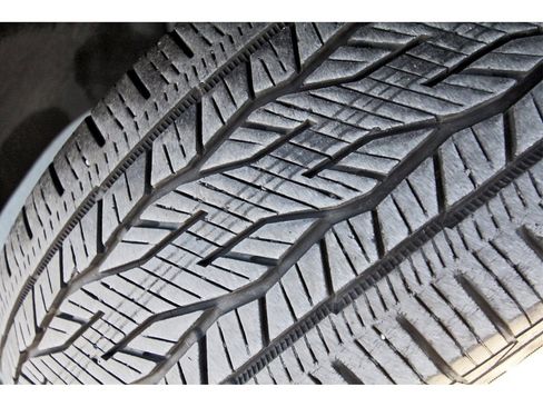 Used 2022 Buick Enclave Premium image 34