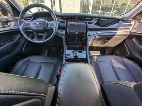 Used 2023 Jeep Grand Cherokee 4WD 4xe w/ Luxury Tech Group II image 20