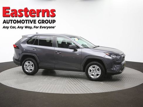 Used 2022 Toyota RAV4 LE AWD/4WD image 44