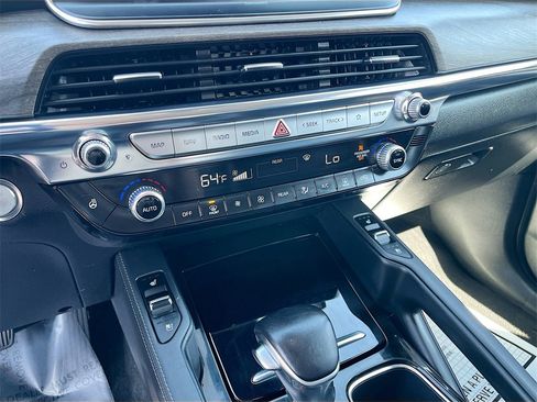 Used 2022 Kia Telluride EX w/ EX Premium Package image 16