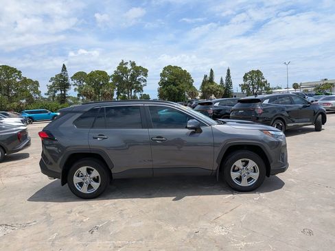 Used 2025 Toyota RAV4 XLE FWD image 9