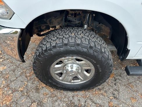 Used 2018 RAM 2500 SLT image 9