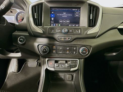 Used 2024 GMC Terrain SLE image 15