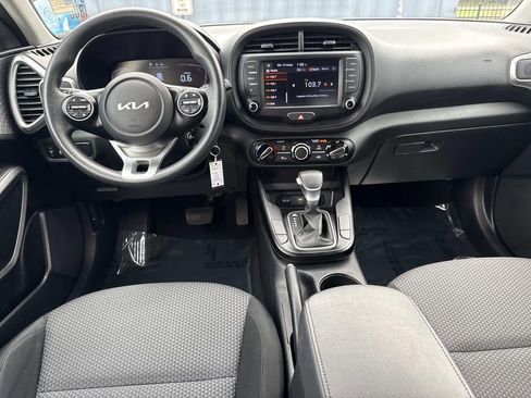 Used 2023 Kia Soul LX w/ Option Group 015 FWD image 16