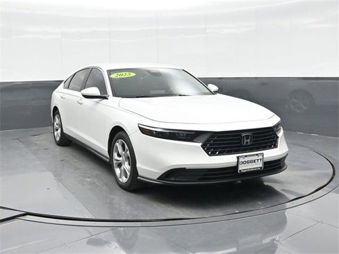 Used 2025 Honda Accord LX image 15