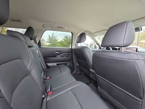 New 2026 Nissan Pathfinder SL image 29