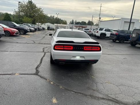 Used 2017 Dodge Challenger SXT RWD image 6