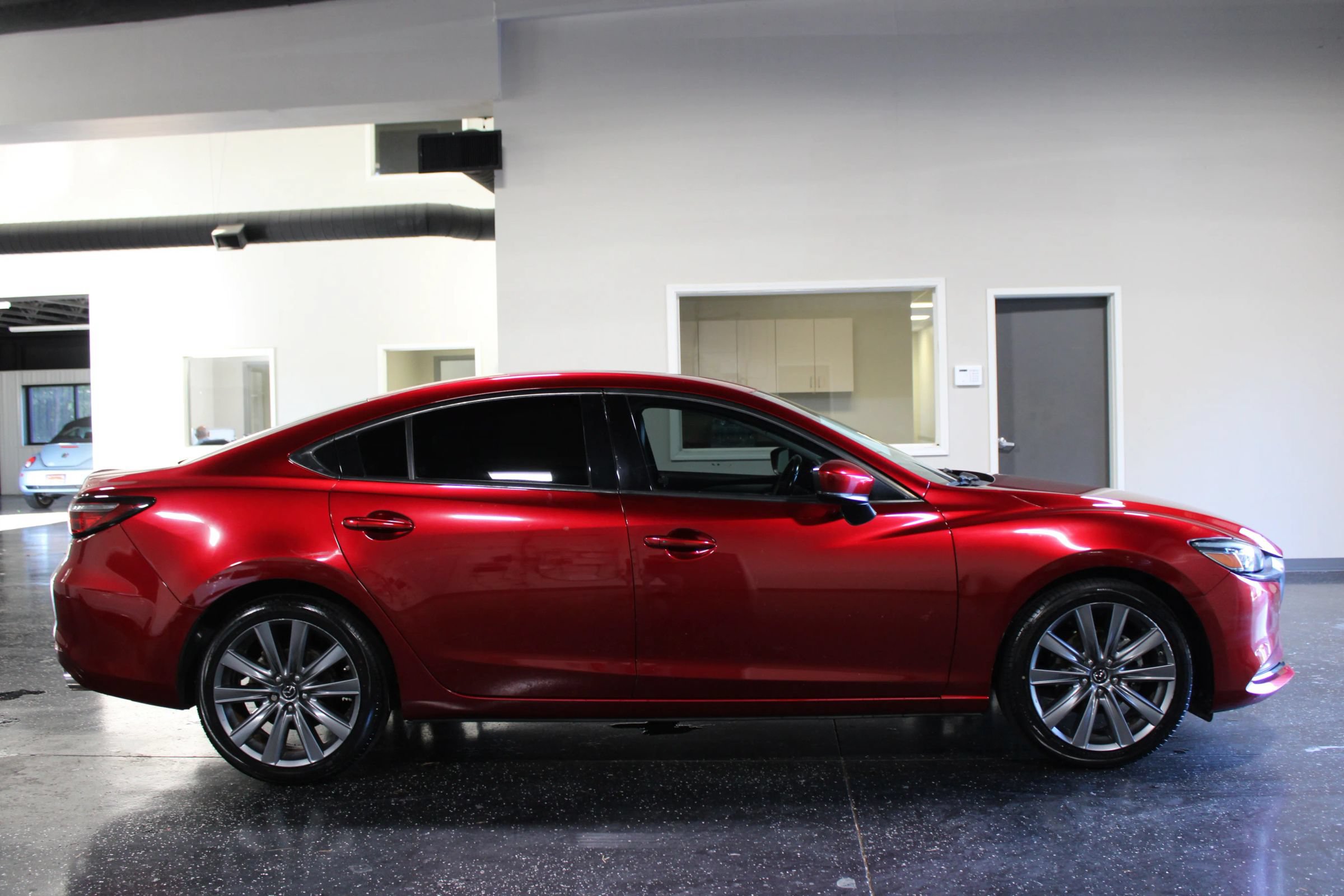 Used 2018 MAZDA MAZDA6 Touring FWD image 2
