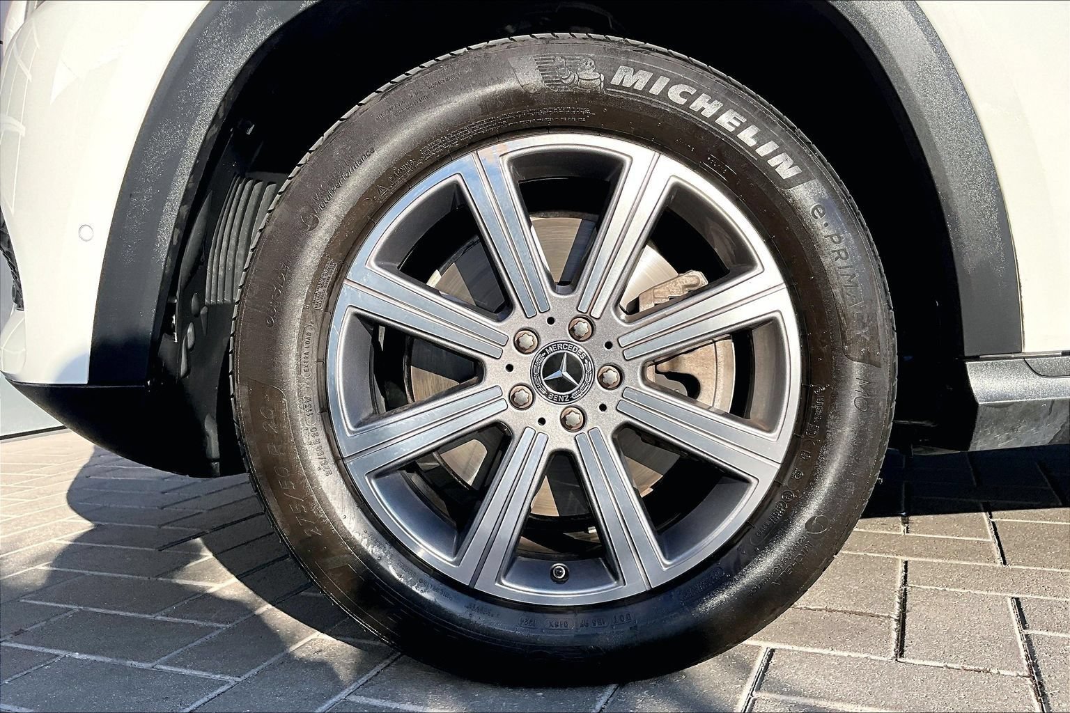 Used 2023 Mercedes-Benz GLS 450 4MATIC image 9