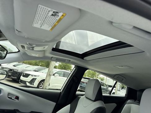 Used 2022 Toyota Prius XLE w/ Premium Convenience Package FWD image 22