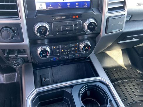 Certified 2020 Ford F350 Platinum AWD/4WD image 34