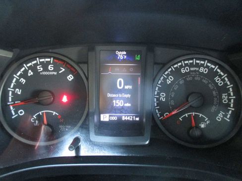 Used 2020 Toyota Tacoma SR image 5