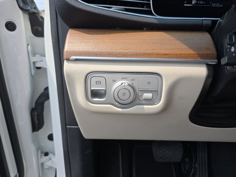 Used 2024 Mercedes-Benz GLE 450 4MATIC image 35
