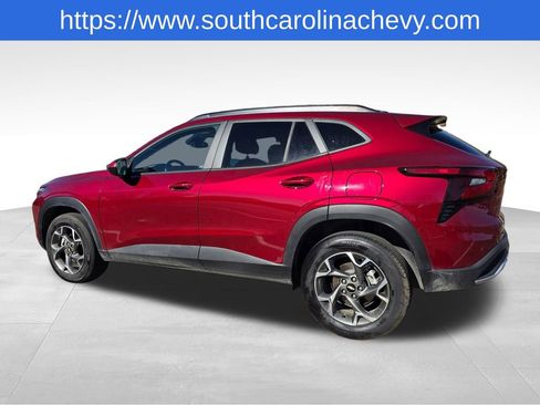 Certified 2025 Chevrolet Trax LT w/ LT Convenience Package image 36