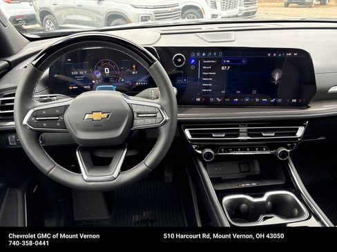 New 2026 Chevrolet Traverse High Country w/ LPO, Floor Liner Package AWD/4WD image 16