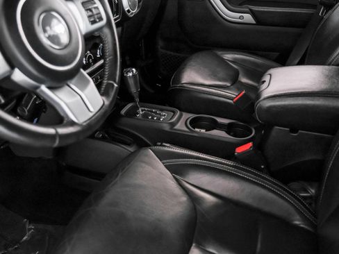 Used 2016 Jeep Wrangler Unlimited Rubicon image 20