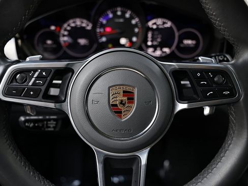 Used 2022 Porsche Cayenne Platinum Edition image 33