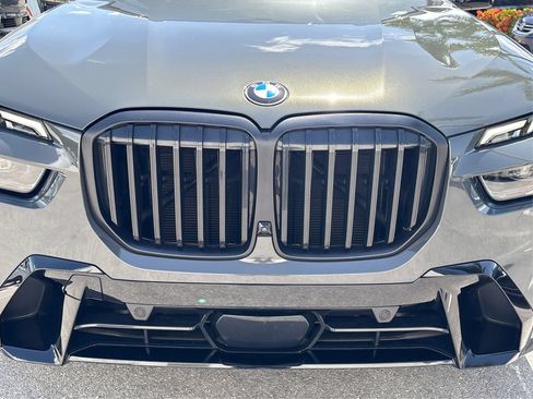 Used 2024 BMW X7 xDrive40i w/ M Sport Package AWD/4WD image 15