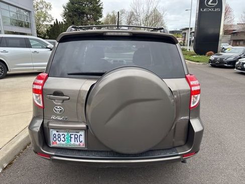 Used 2011 Toyota RAV4 4WD V6 w/ Upgrade Value Pkg image 8
