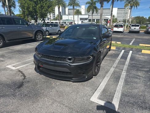 Used 2019 Dodge Charger Scat Pack w/ Dynamics Package image 2