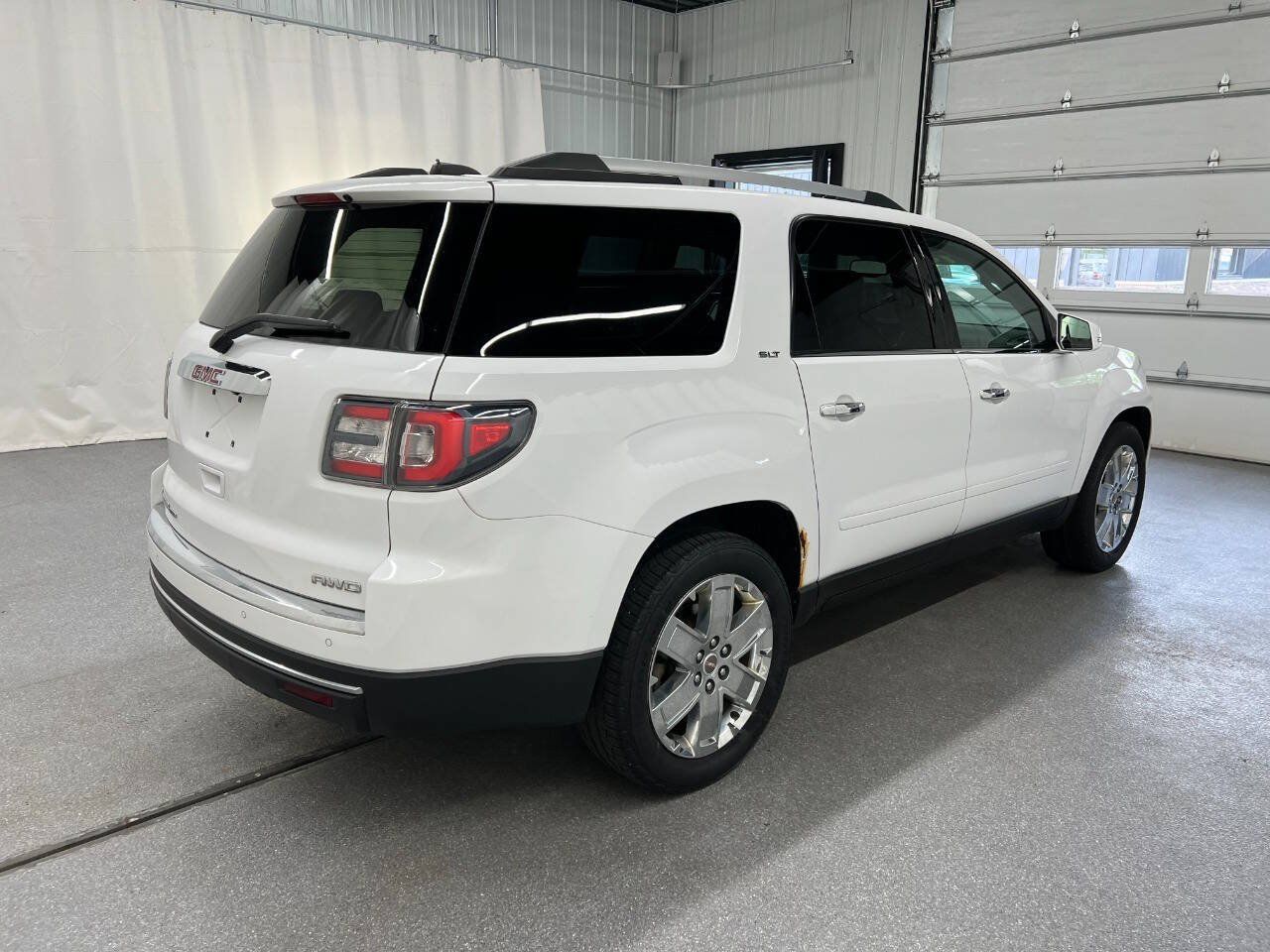 Used 2017 GMC Acadia Limited SLT AWD/4WD image 4
