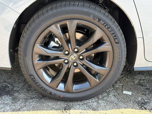 New 2026 Toyota Sienna XSE FWD image 23