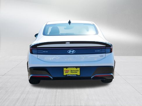 Certified 2026 Hyundai Sonata SEL AWD/4WD image 6