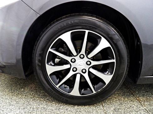 Used 2015 Acura TLX w/ Technology Package FWD image 28