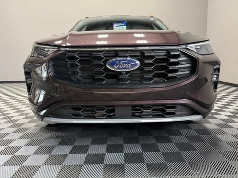 Used 2023 Ford Escape ST-Line Select w/ Tech Pack #2 AWD/4WD image 3
