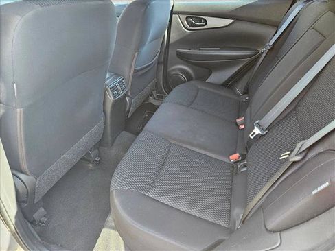 Used 2020 Nissan Rogue Sport S image 17