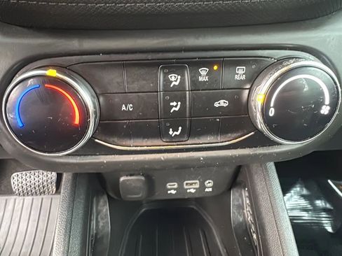 Used 2022 Chevrolet TrailBlazer LS image 15