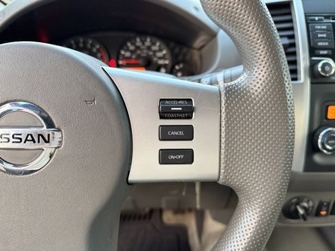 Used 2016 Nissan Frontier SV image 11