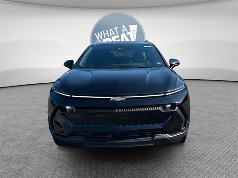 New 2026 Chevrolet Equinox EV LT image 9