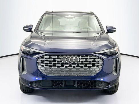 Used 2025 Audi Q5 2.0T Premium Plus w/ Premium Plus image 2