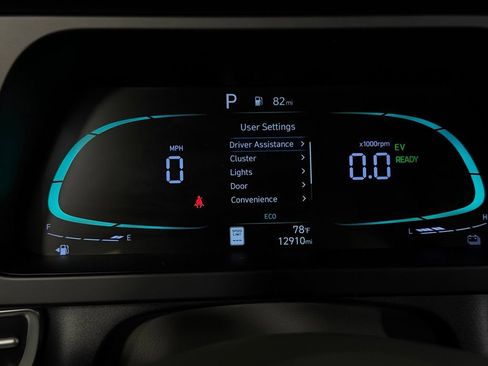 Used 2025 Hyundai Elantra Hybrid FWD image 14