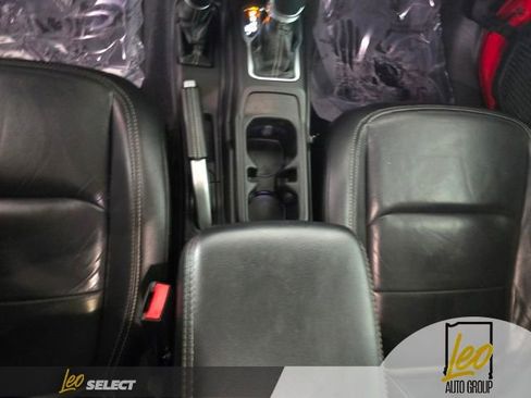 Used 2019 Jeep Wrangler Unlimited Sahara AWD/4WD image 14
