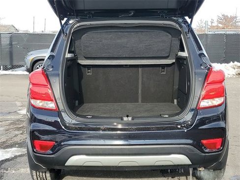 Certified 2022 Chevrolet Trax LT w/ LT Convenience Package image 25