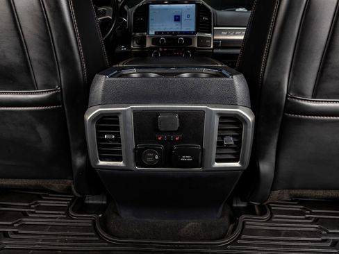 Used 2022 Ford F250 Platinum w/ FX4 Off-Road Package image 32