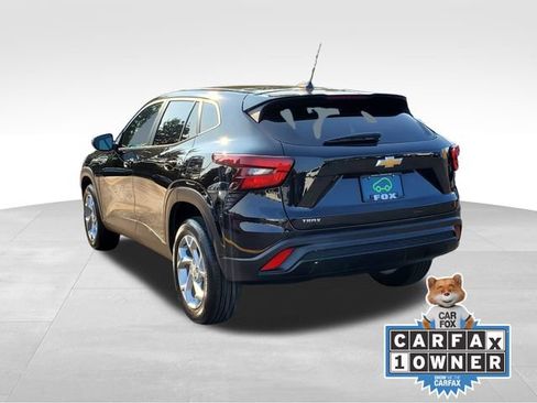 Certified 2024 Chevrolet Trax LS w/ LS Convenience Package FWD image 3