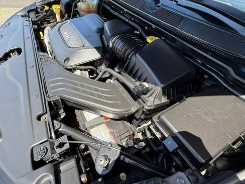 Used 2017 Chrysler Pacifica Touring-L w/ Tire & Wheel Group FWD image 23
