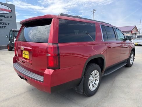 Used 2015 Chevrolet Suburban LT w/ Luxury Package AWD/4WD image 7