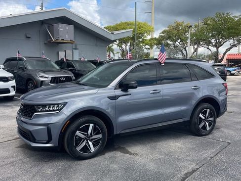 Used 2023 Kia Sorento S w/ Panoramic Sunroof Package FWD image 2