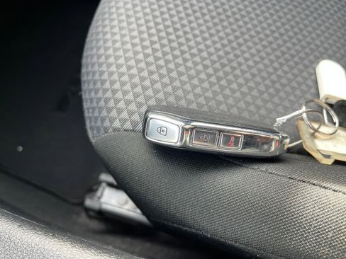 Used 2025 Kia Soul LX w/ LX Technology Package image 21