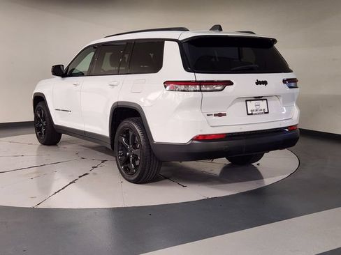 Used 2021 Jeep Grand Cherokee L Laredo RWD image 6