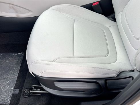 Certified 2025 Hyundai Tucson SE image 18