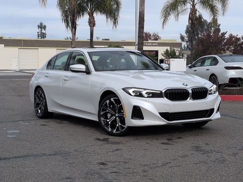 Used 2025 BMW 330i 330i w/ Premium Package image 2