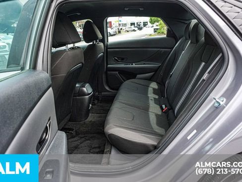 Used 2025 Hyundai Elantra Sport image 21