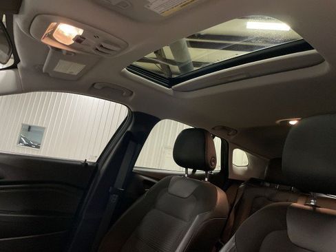 Used 2024 Chevrolet Trax LT w/ Sunroof Package FWD image 22