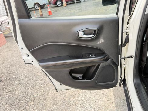 Used 2018 Jeep Compass Limited AWD/4WD image 31